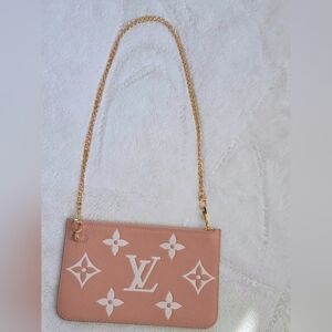 Louis Vuitton Neverfull MM Pochette – Rose Trianon Empreinte Pink